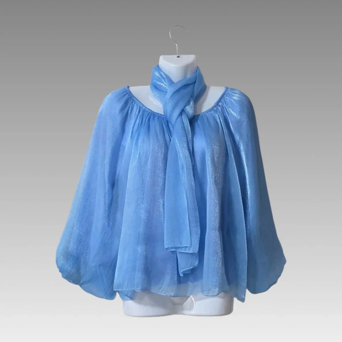 Blusa de gasa con pañuelo