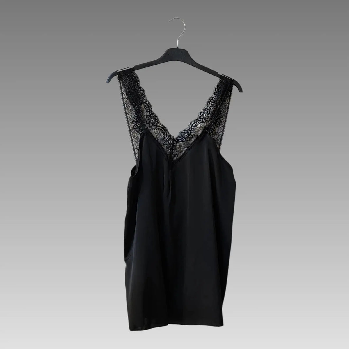 Camiseta de tirantes con encaje floral