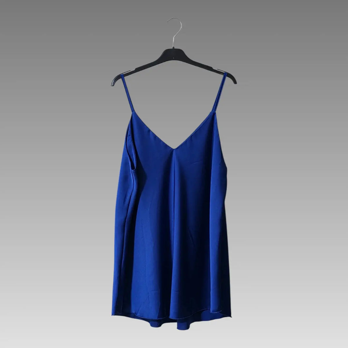 Camiseta de tirantes satinada con escote en V