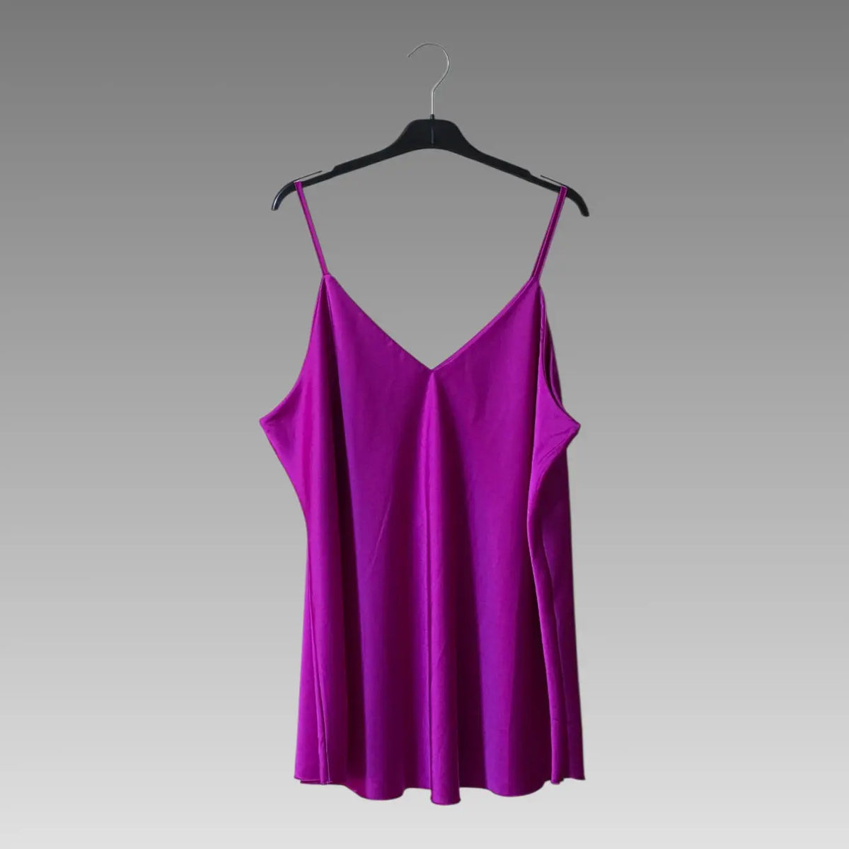 Camiseta de tirantes satinada con escote en V