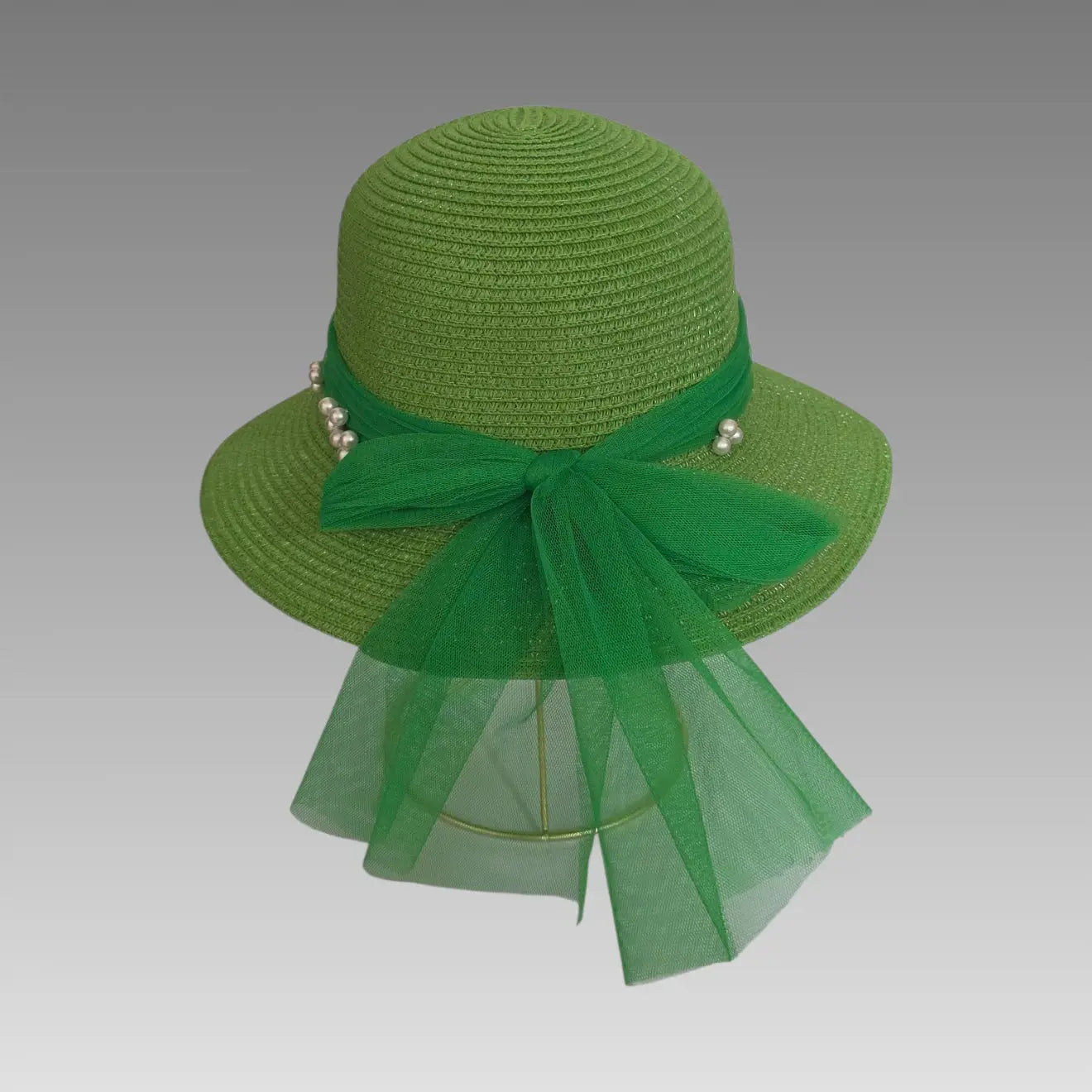 Sombrero de sol con tul y perlas