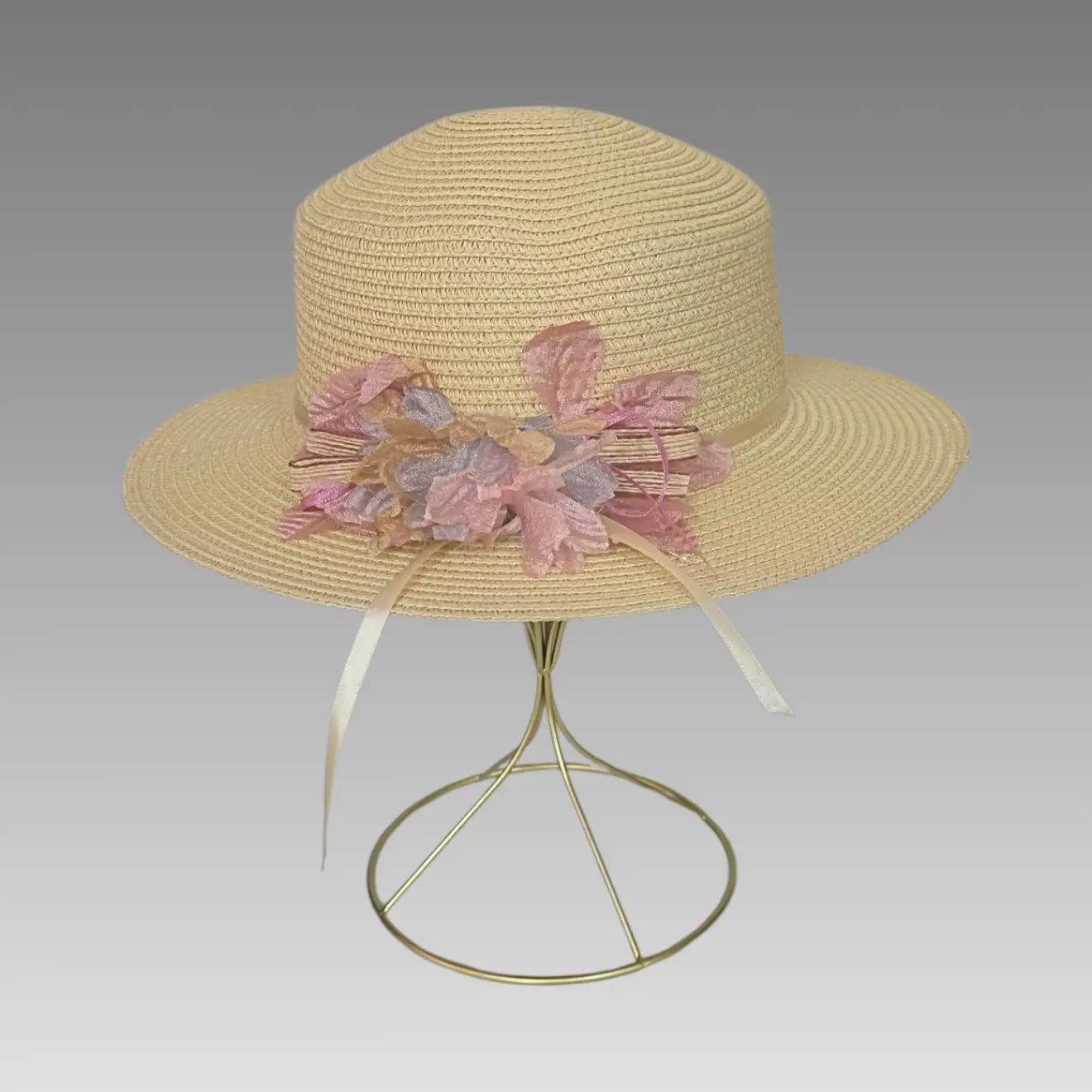 Sombrero de sol con ramo floral
