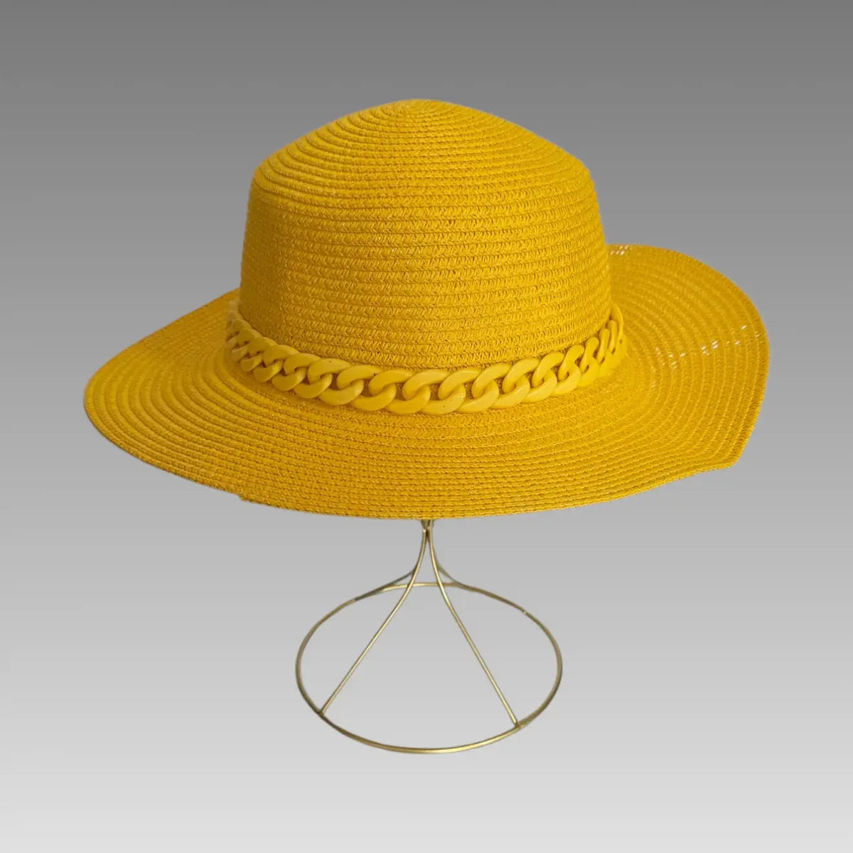 Sombrero de sol con cadena decorativa