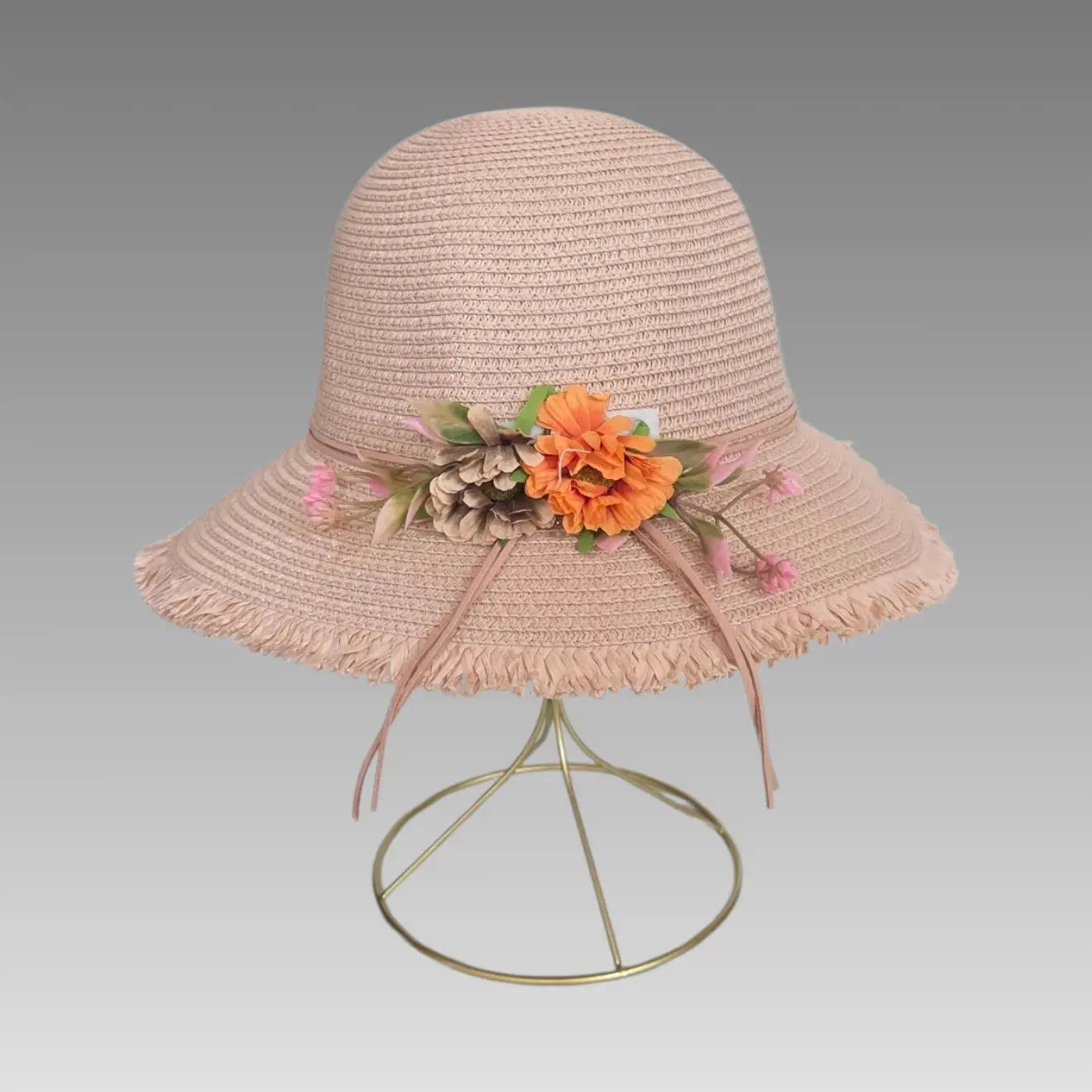 Sombrero de sol con flores decorativas