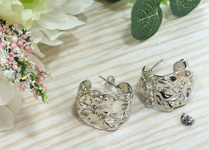 Orecchini Fascia Larga Martellata Silver