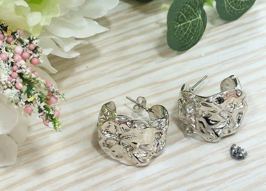 Orecchini Fascia Larga Martellata Silver