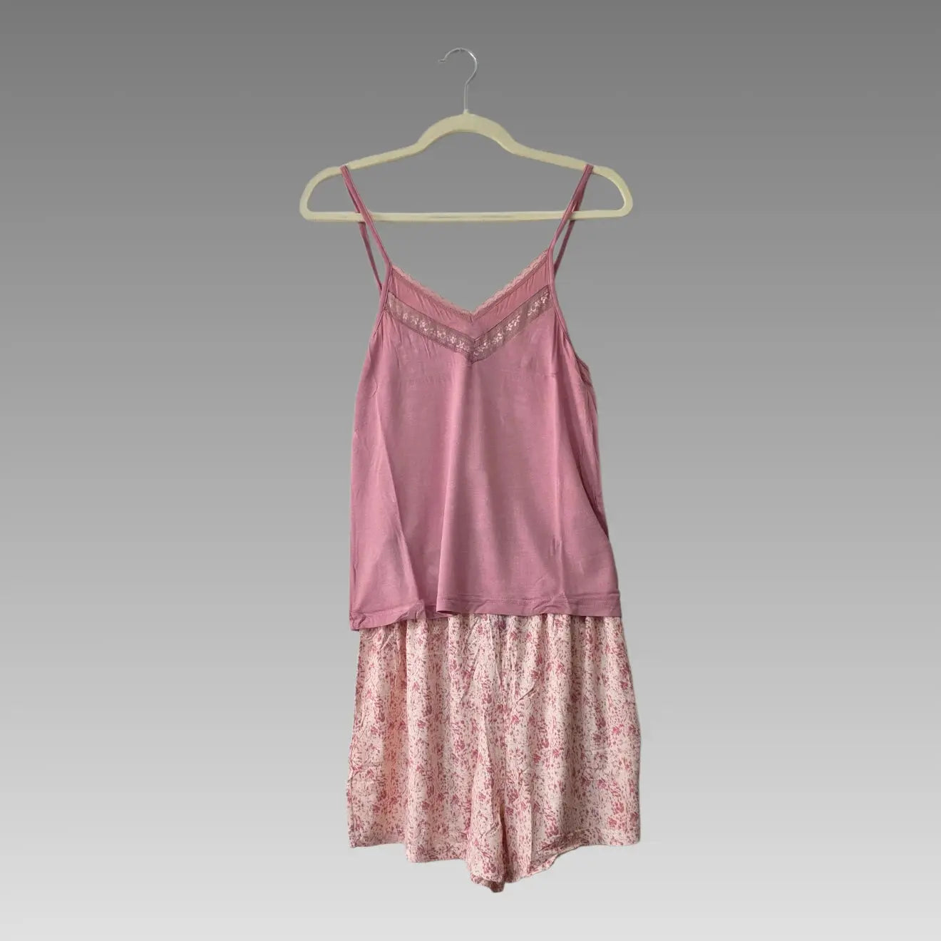 Pijama de verano con encaje