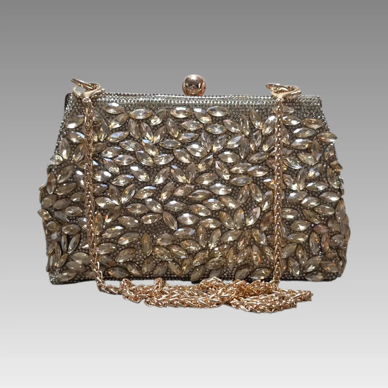 Clutch joya con strass y perlas