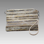 Clutch de rafia con efecto jaspeado
