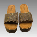 Sandalia de tira con strass floral