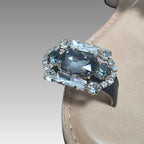Sandalia de dedo con anillo