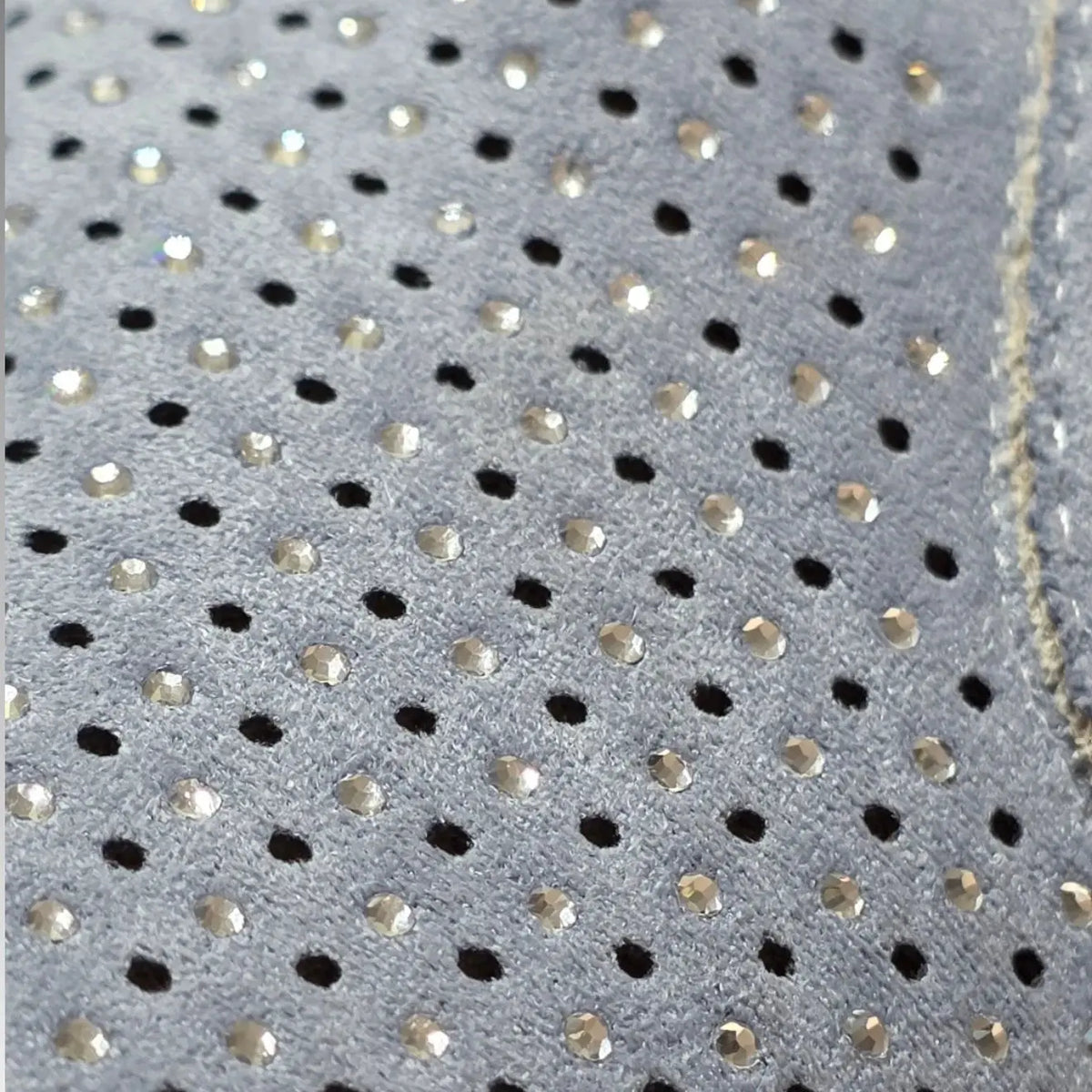 Sneakers tipo plataforma sin cordones con pedrería