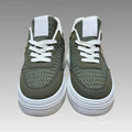 Zapatillas deportivas con plataforma verde militar
