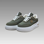 Zapatillas deportivas con plataforma verde militar