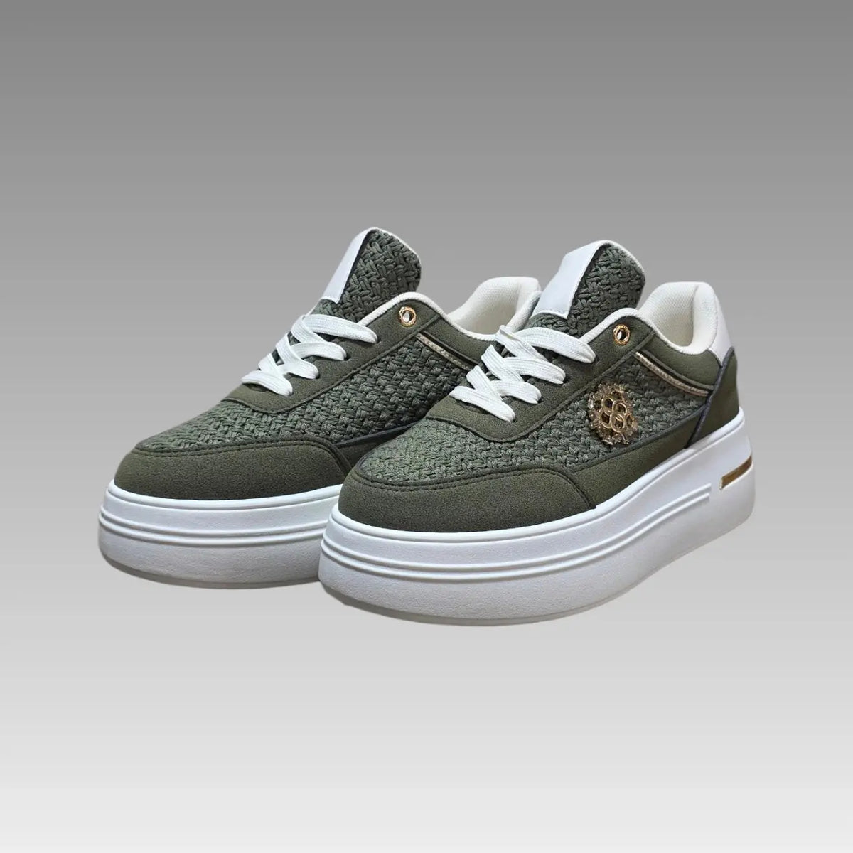 Zapatillas deportivas con plataforma verde militar