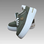 Zapatillas deportivas con plataforma verde militar