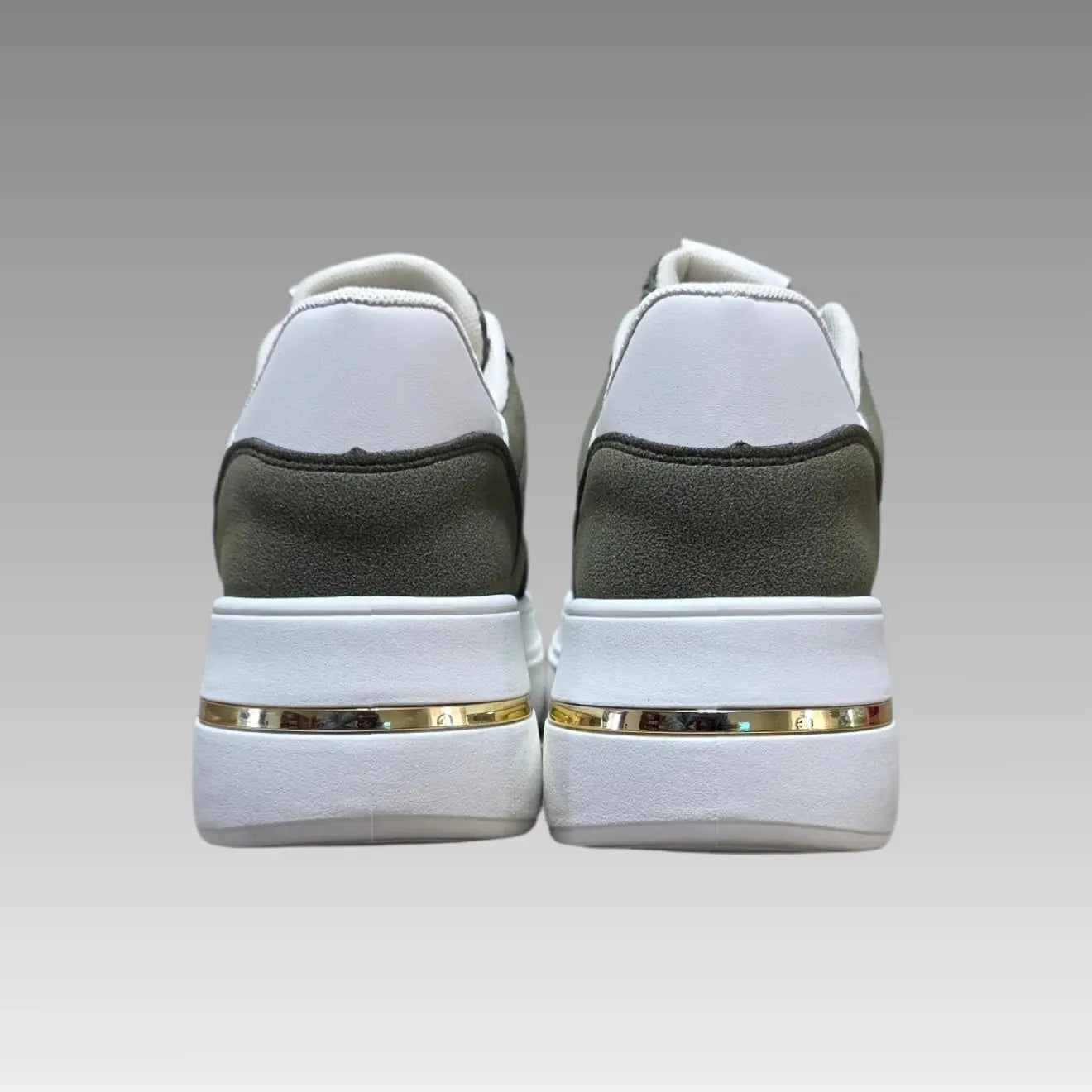 Zapatillas deportivas con plataforma verde militar
