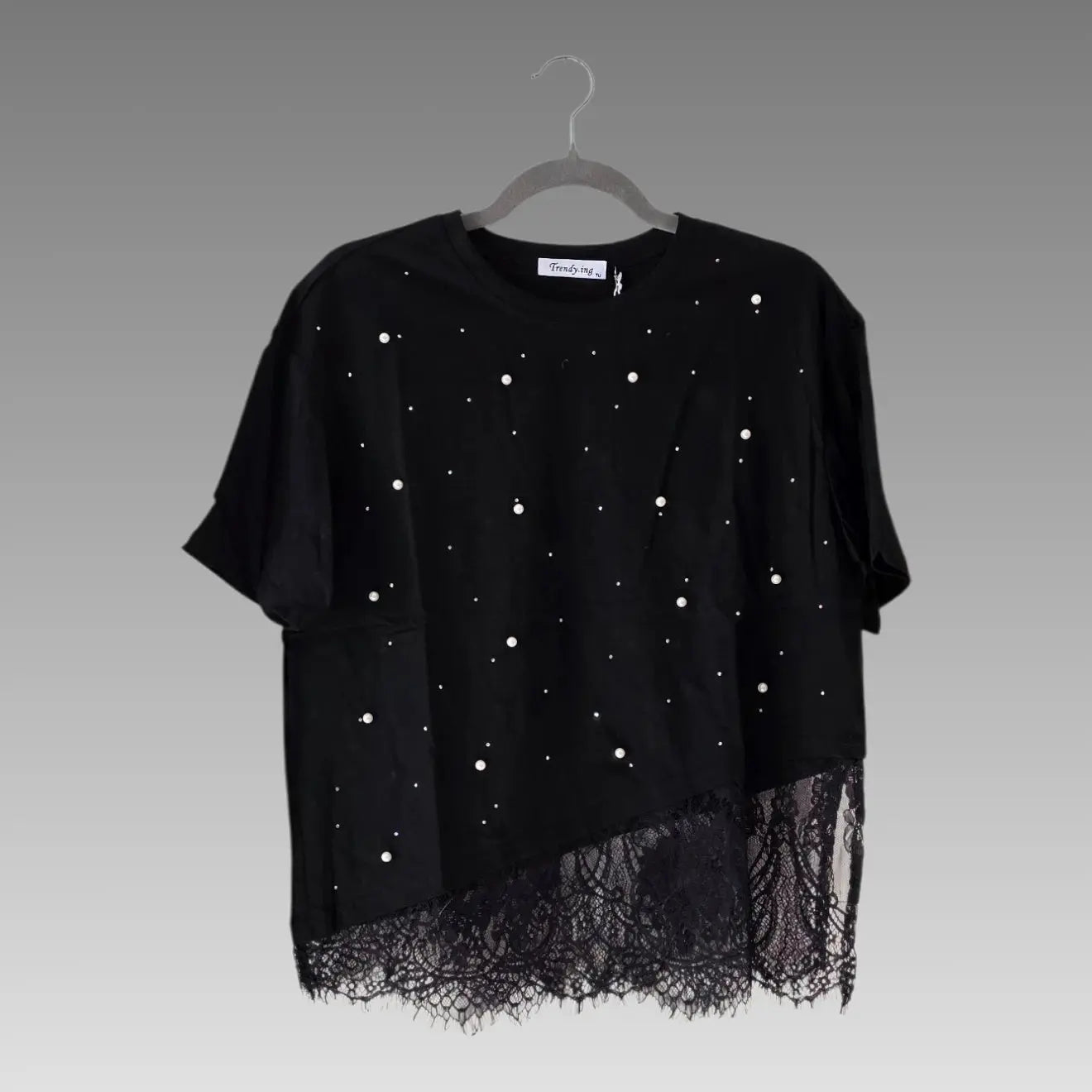 Camiseta con encaje y cuentas