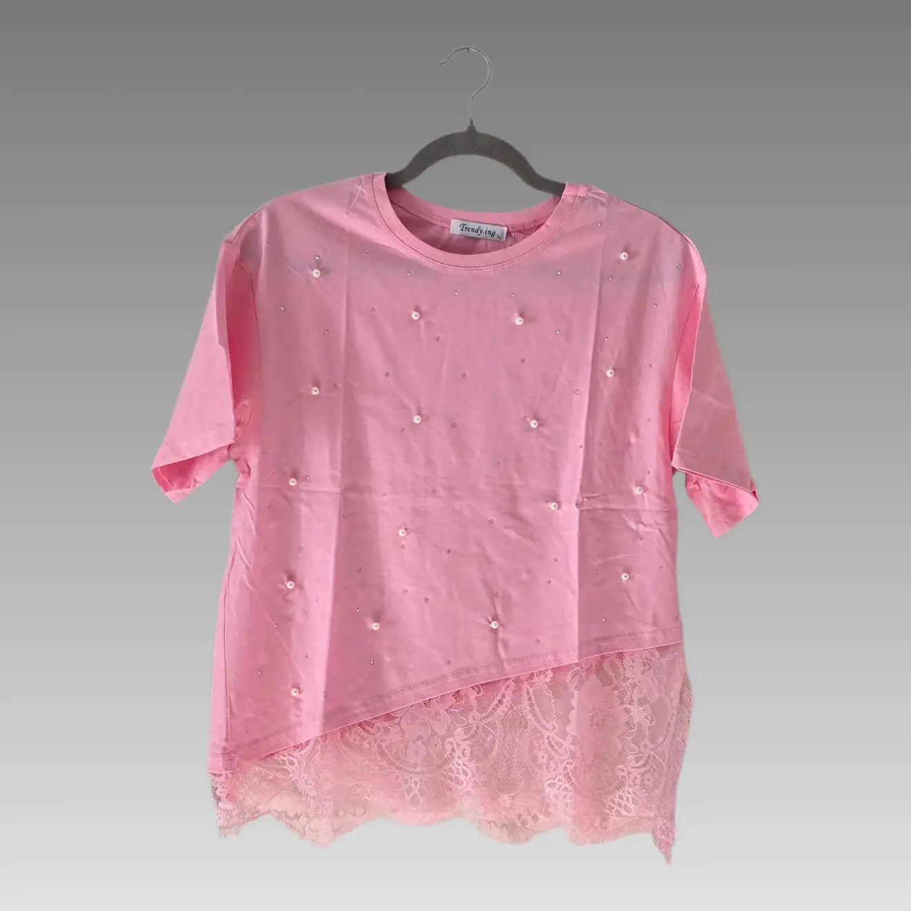 Camiseta con encaje y cuentas