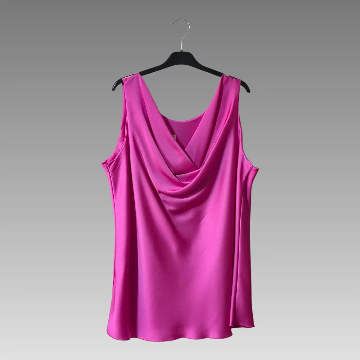 Top con escote drapeado