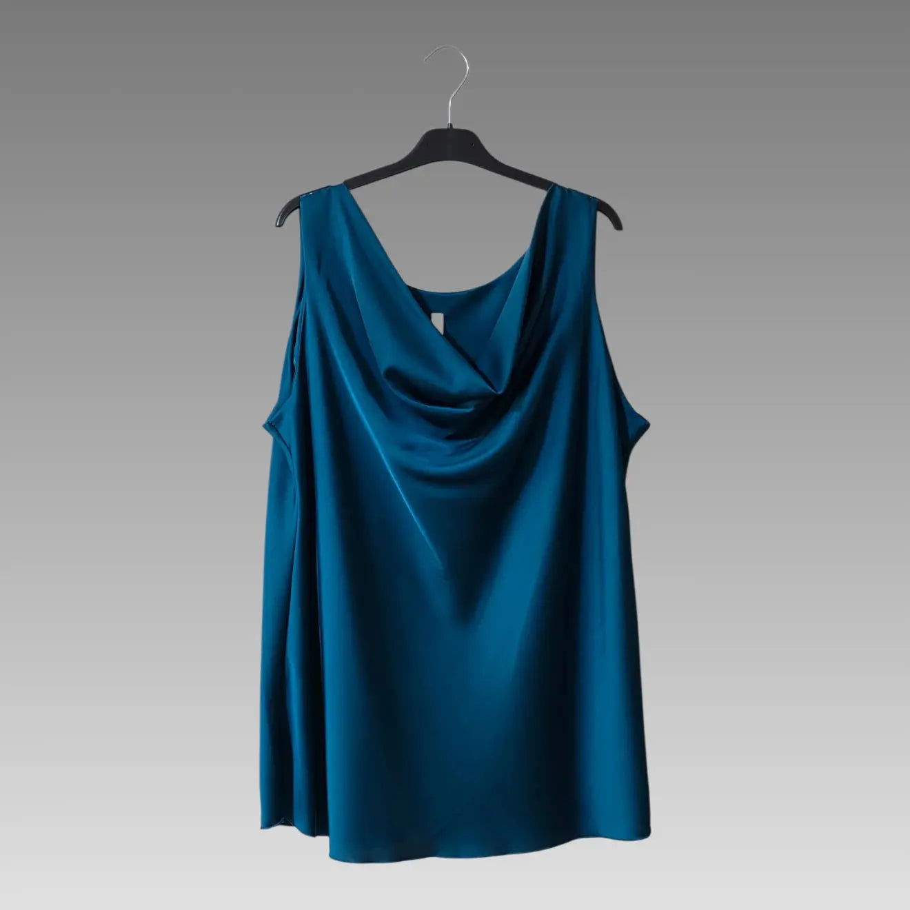 Top con escote drapeado